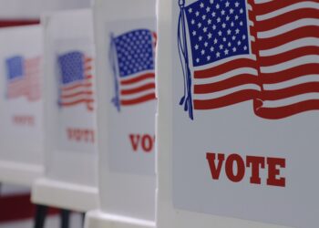 Trump Gains Ground Among Independents and Latinos in New Poll